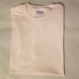 New baby pink Hanes short sleeved shirt